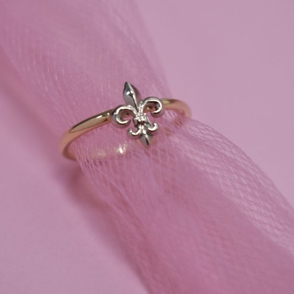 Fleur de lis ring 14K gold, thin ring 6 US, dainty stack ring, basic casual ring - Picture 2 of 7